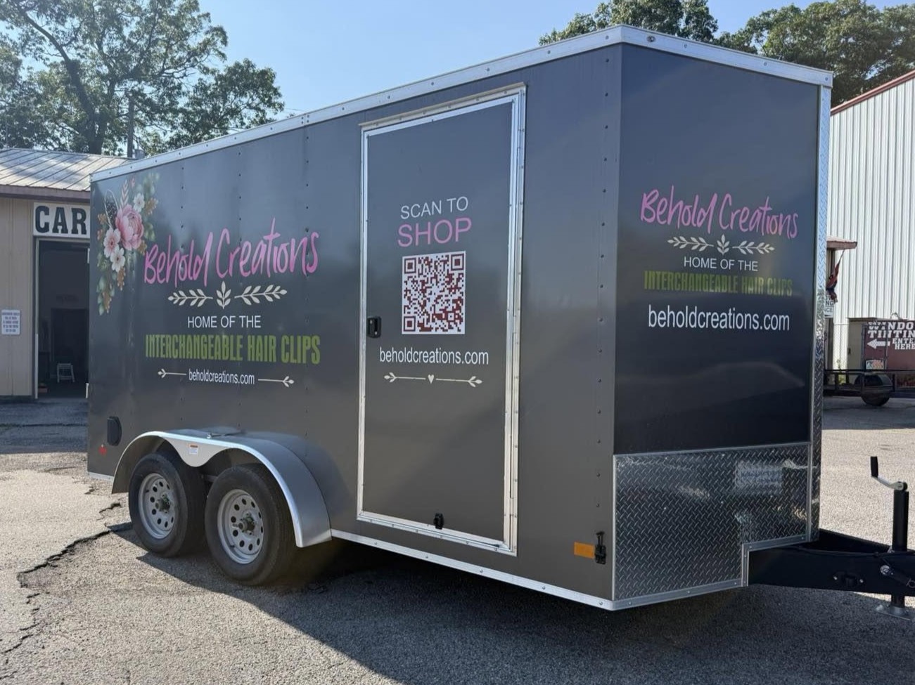 Custom vehicle lettering